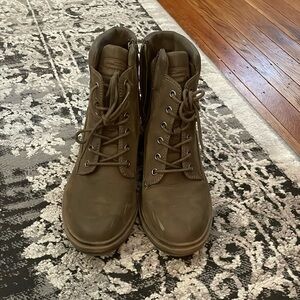 Crown Vintage Olive Green Lace-up Combat Boots